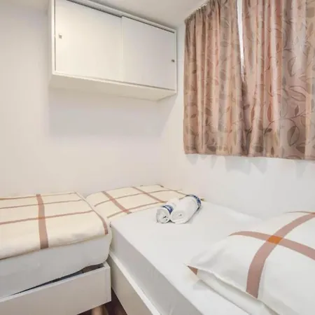 Mobile Homes Bella 2 Ferienhaus *