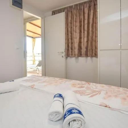 Mobile Homes Bella 2 * Биоград-на-Мору